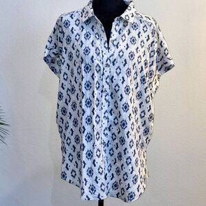 Splendid White Button-Down Shirt with Navy Geometric Print